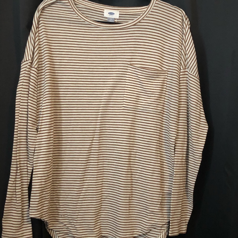 Stripped long sleeve shirt.
